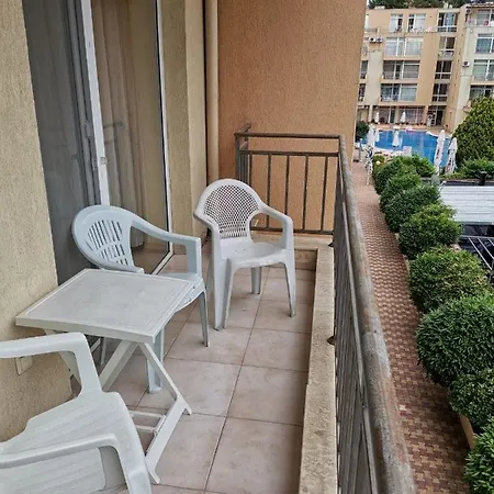 Kamelia Garden Apartment