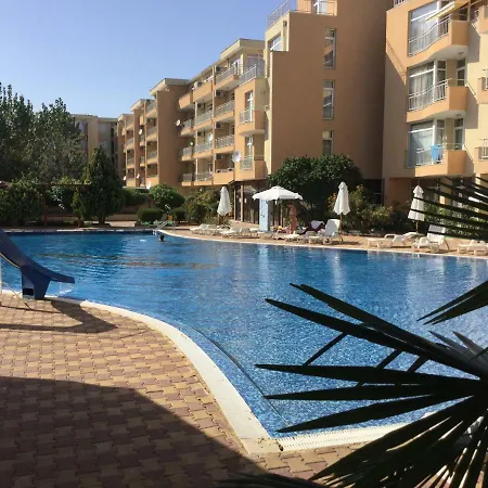 Kamelia Garden Apartamento *